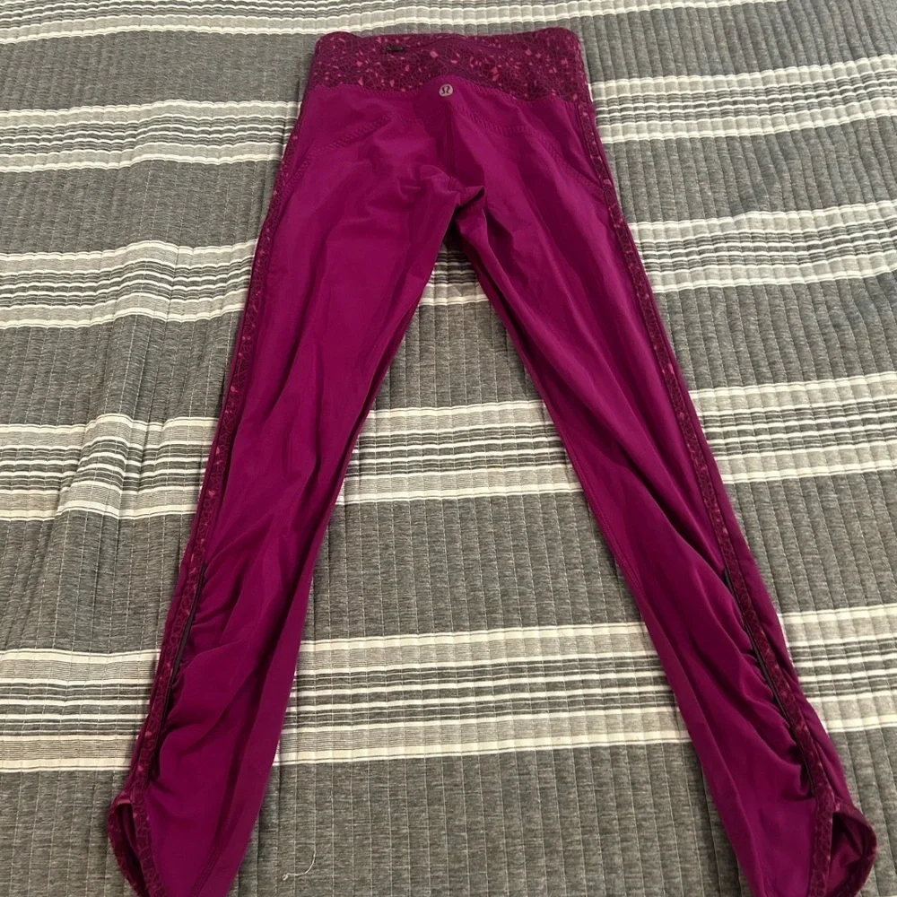 lululemon athletica Magenta Leggings - Picture 5 of 8